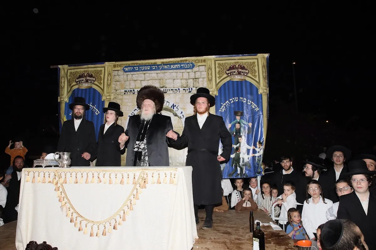 Shomrei Emunim Chasidim Beit Midrash — foto 7