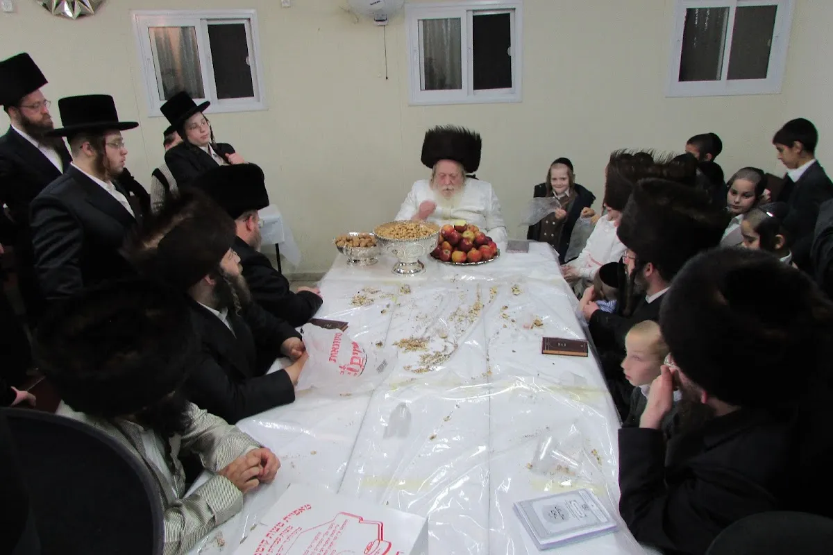 Shomrei Emunim Chasidim Beit Midrash — foto 9