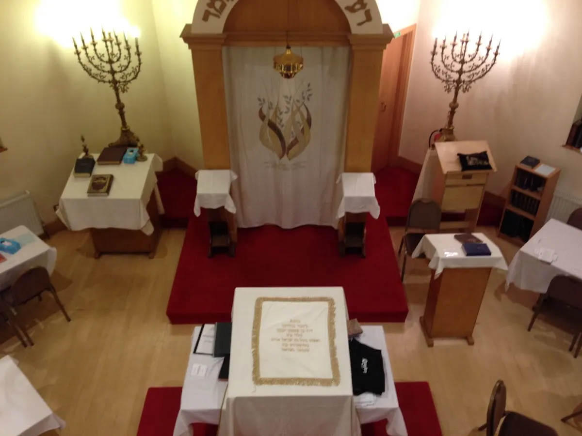 Shomrei Hadath Synagogue — foto 2