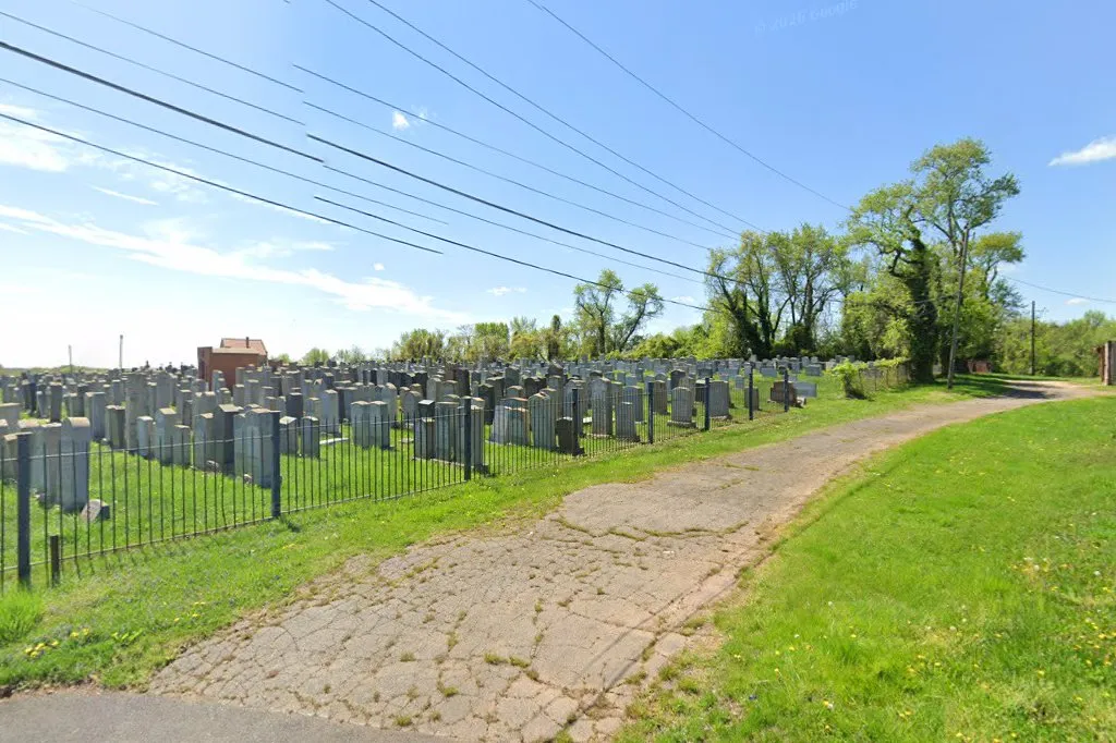 Shomrei Hadath Ve Tzemach Sedek Cemetery