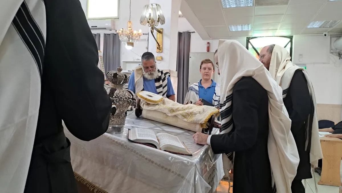 Shoneh Halachot Synagogue — foto 8