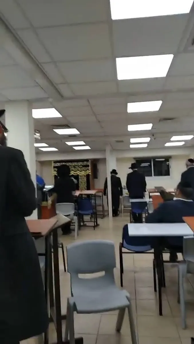 Shoneh Halachot Synagogue