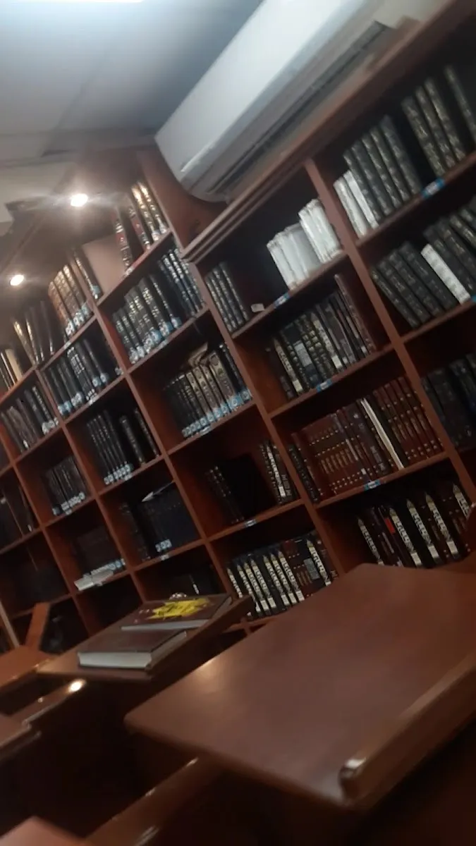 Shoneh Halachot Synagogue — foto 4