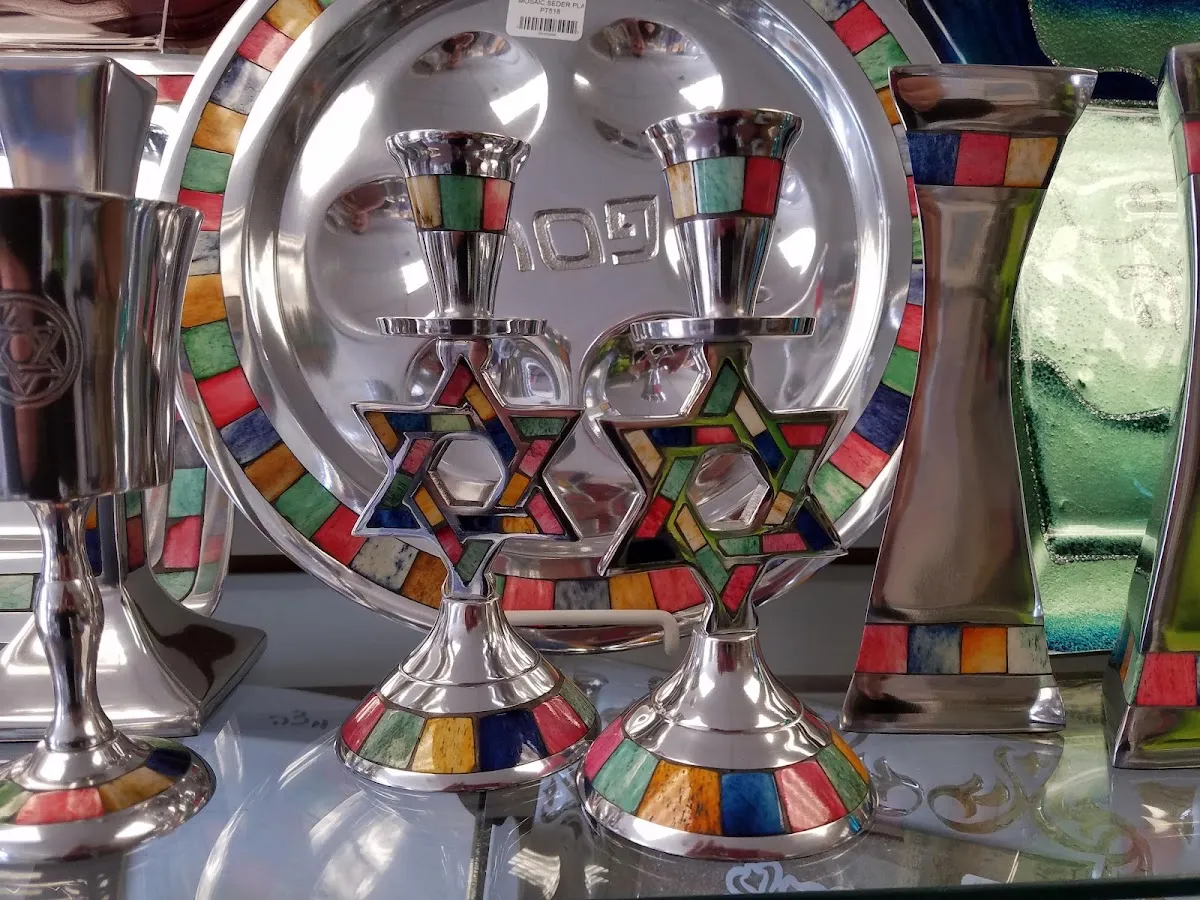 Shuki's Judaica, jewelry & gifts — foto 7