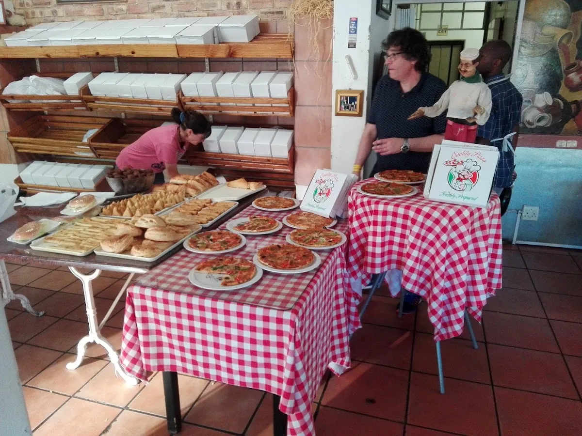 Shula's Bakery — foto 10