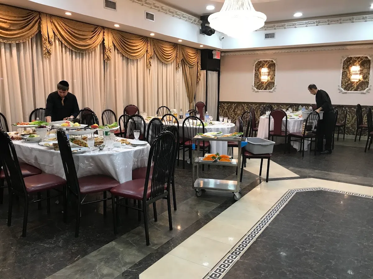 Simcha Palace Glatt Kosher Restaurant — foto 3