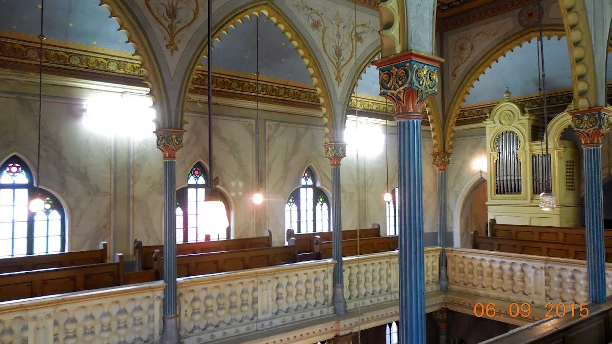 Sinagoga Beit El de Caransebes — foto 2