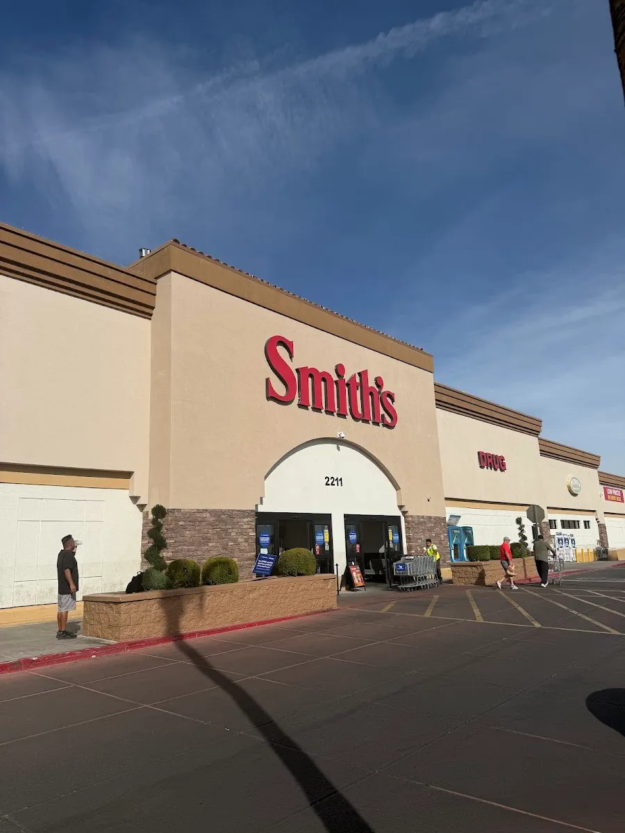 Smith's (Rampart Boulevard)