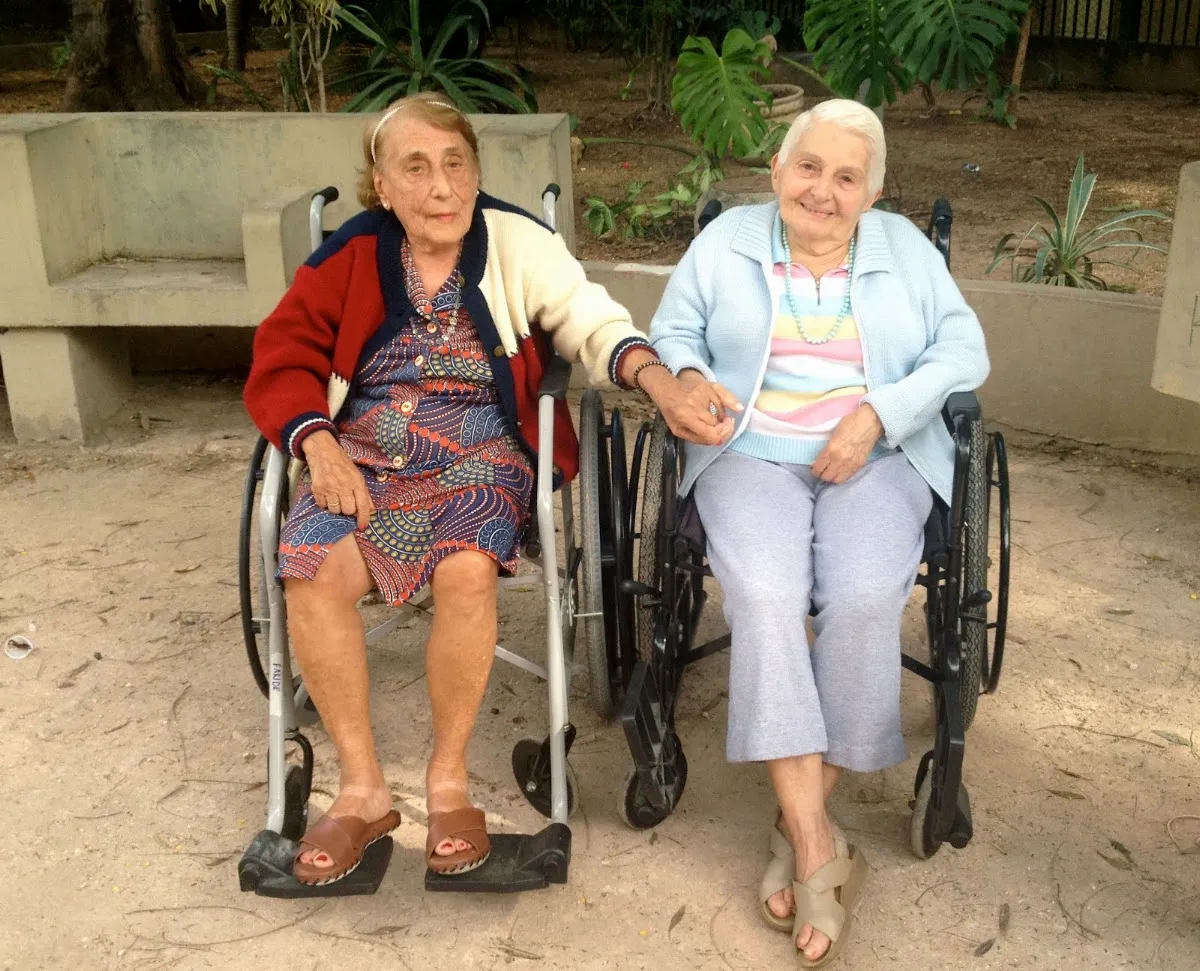Sociedade Beneficente das Damas Israelitas do Rio de Janeiro - Froien Farain — foto 8