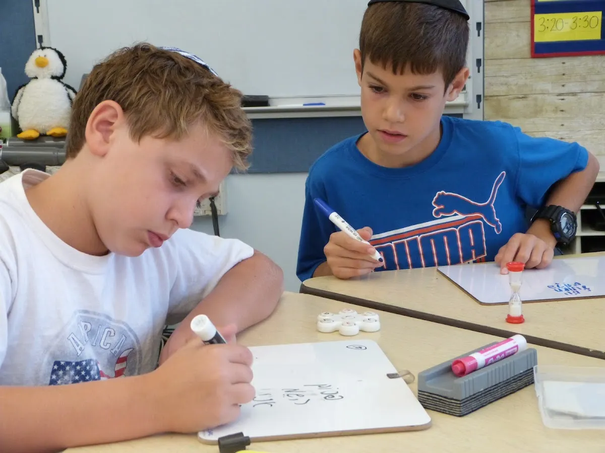Solomon Schechter Day School de Hartford — photo 9