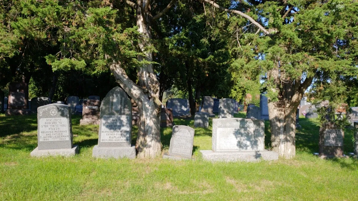 Sons of Jacob and Sons of Moses Cemeteries — foto 6