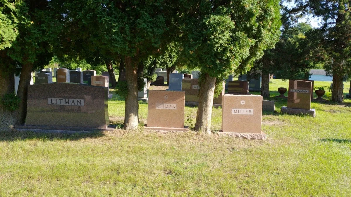 Sons of Jacob and Sons of Moses Cemeteries — foto 10