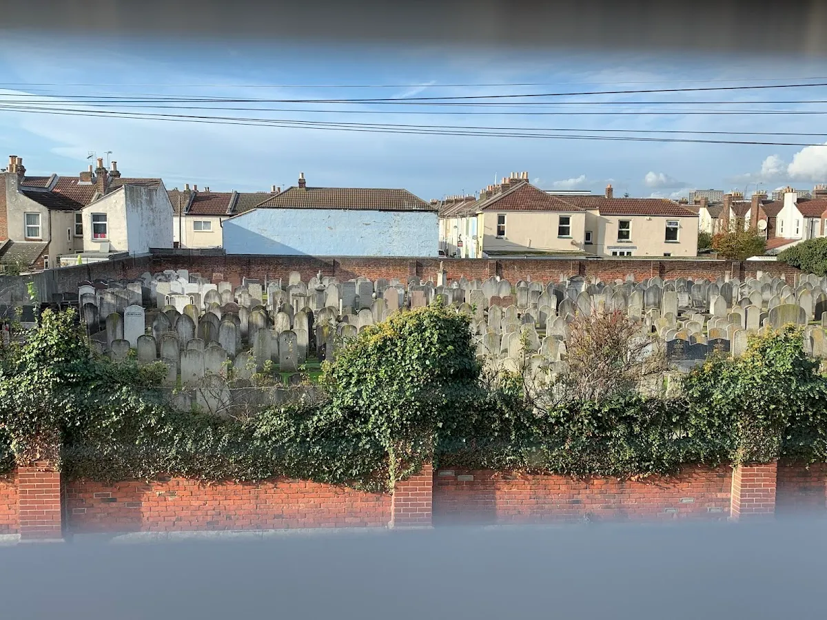 Southsea Jewish Cemetery — foto 6