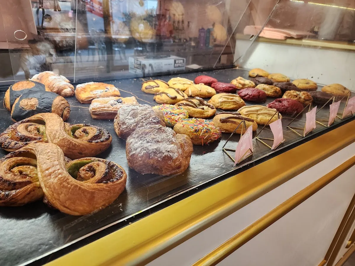 Sprinkles Bakery — photo 6