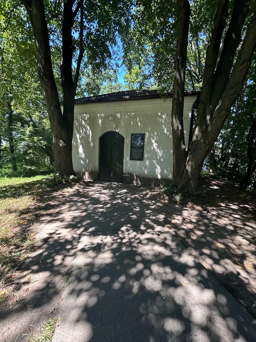 Stary cmentarz żydowski w Łańcucie (ohel cadyka Naftalego z Ropczyc) — foto 5