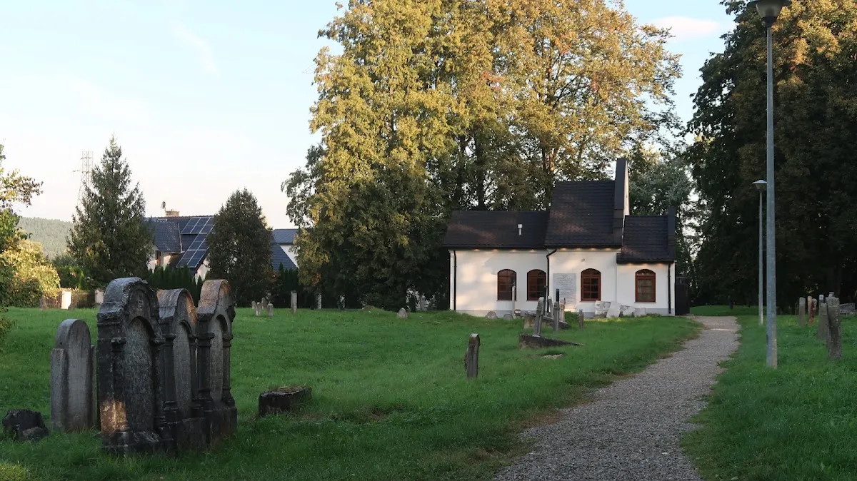 Stary cmentarz żydowski w Nowym Sączu (ohel cadyków z Sącza)