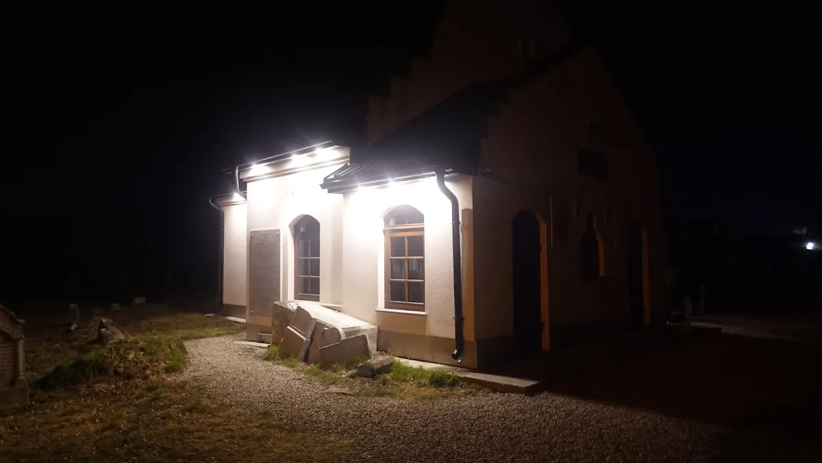 Stary cmentarz żydowski w Nowym Sączu (ohel cadyków z Sącza) — foto 2