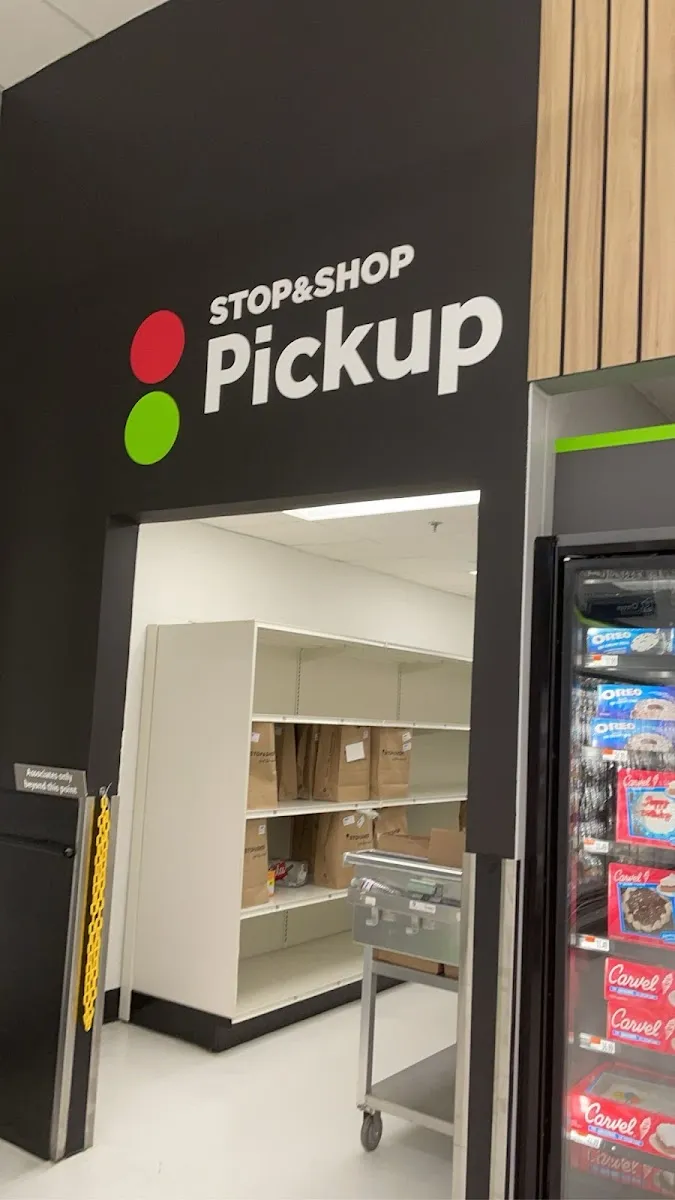 Stop & Shop Bakery (Natick) — photo 3