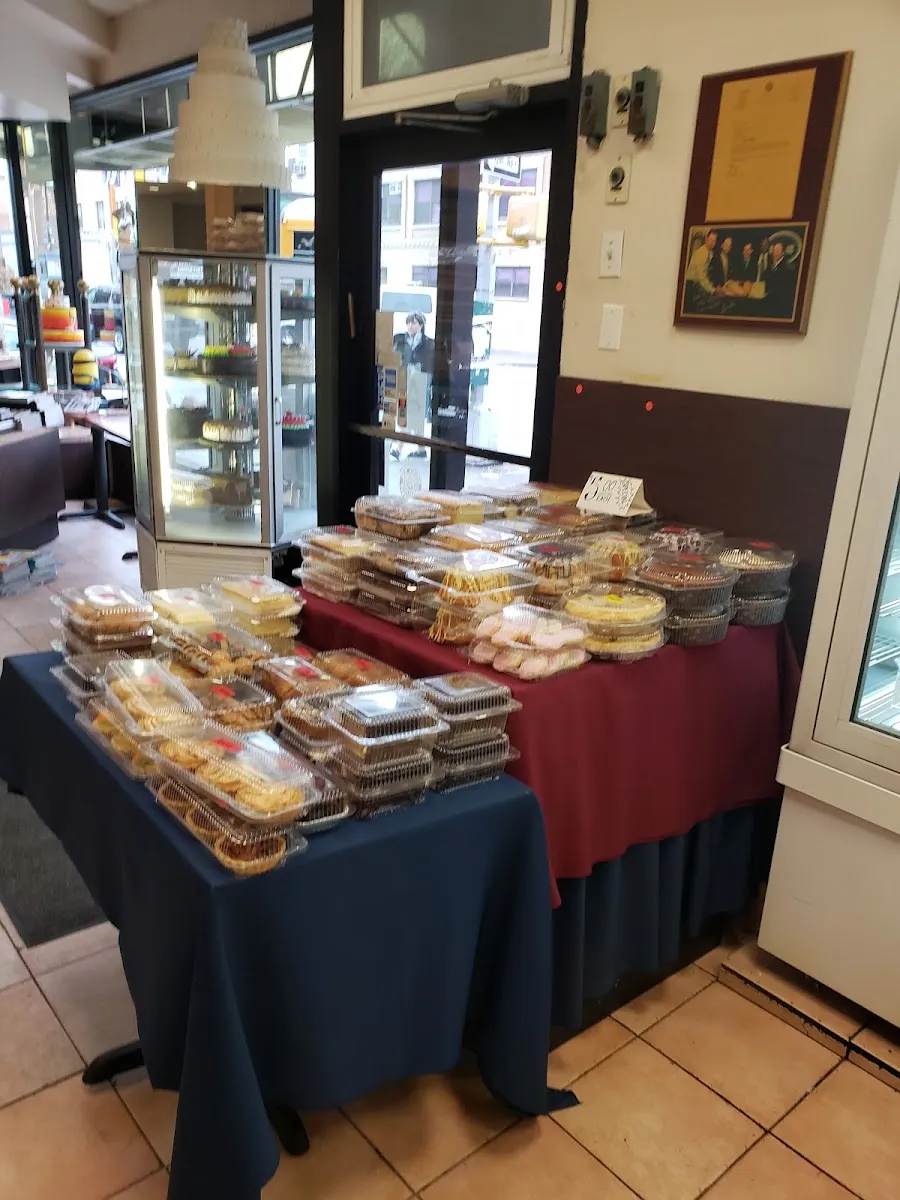 Strauss Bakery — photo 7