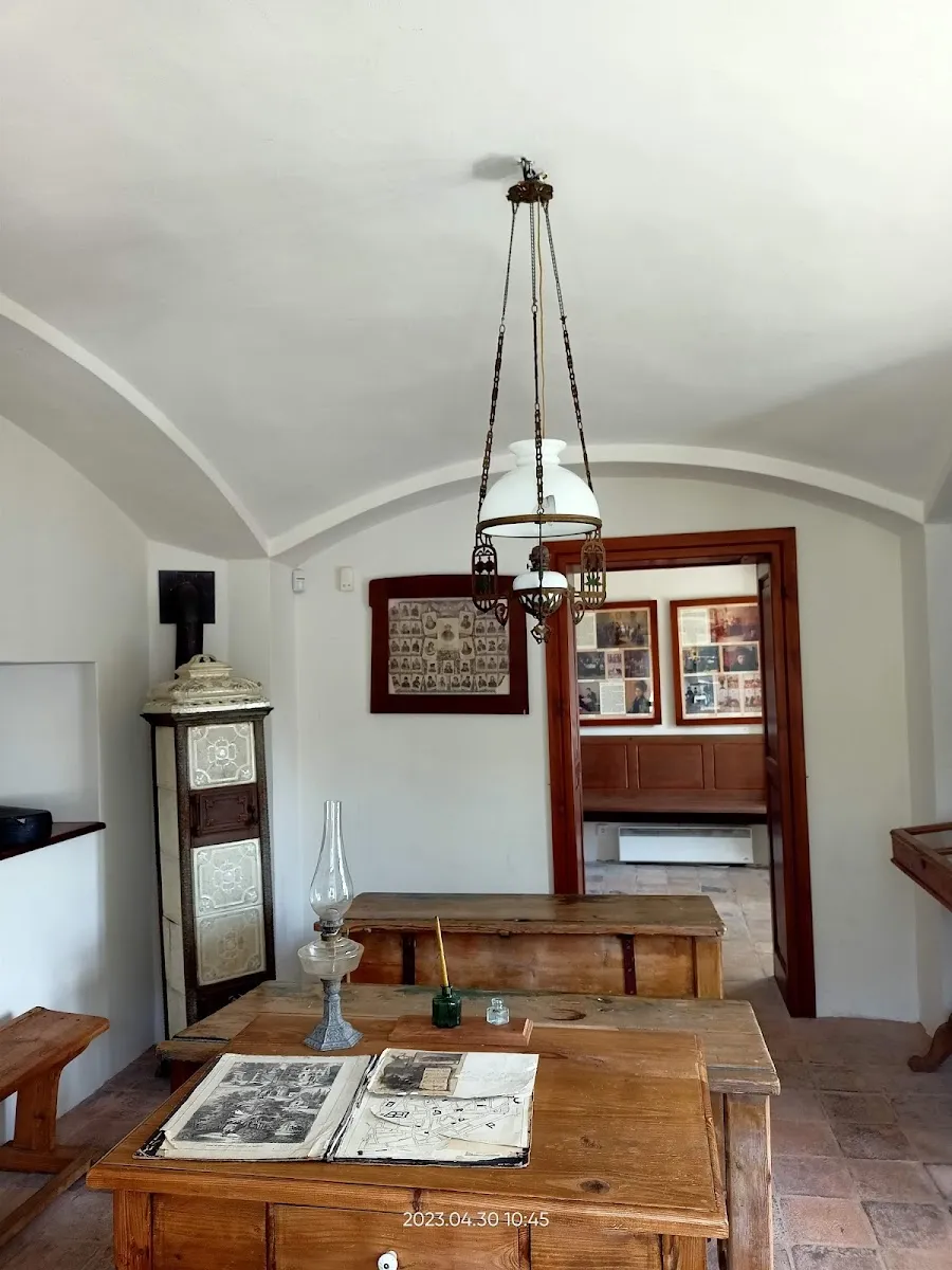 Synagoga a Rabínský dům v Úštěku — foto 4