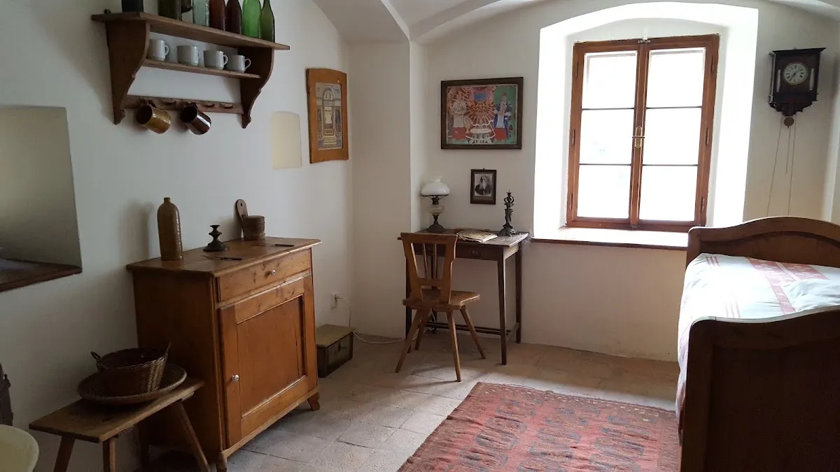 Synagoga a Rabínský dům v Úštěku — foto 7
