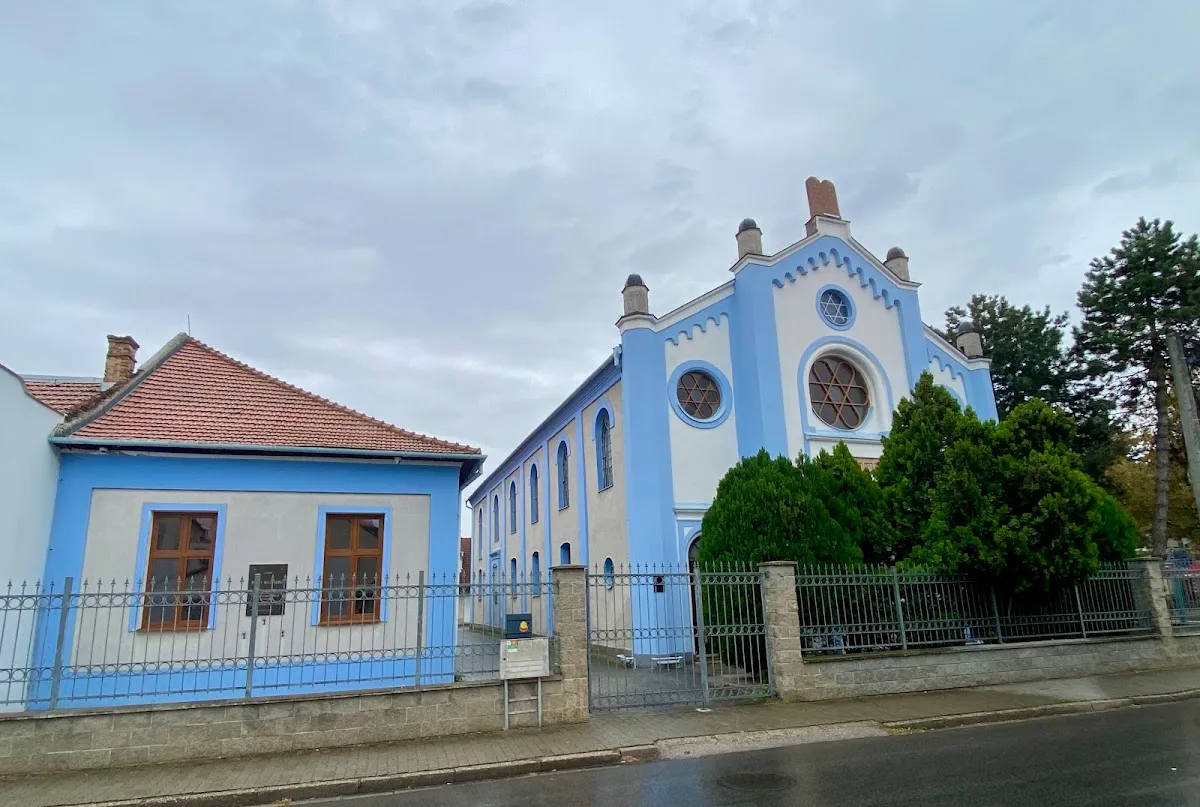 Synagóga Nové Zámky — foto 2