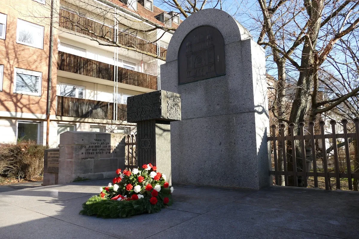 Synagogendenkmal — foto 7