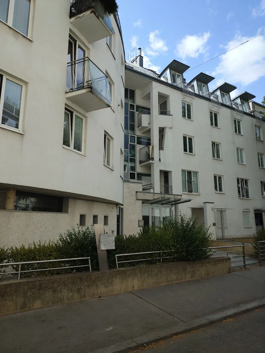 Synagogue Döbling Memorial Plaque — foto 7
