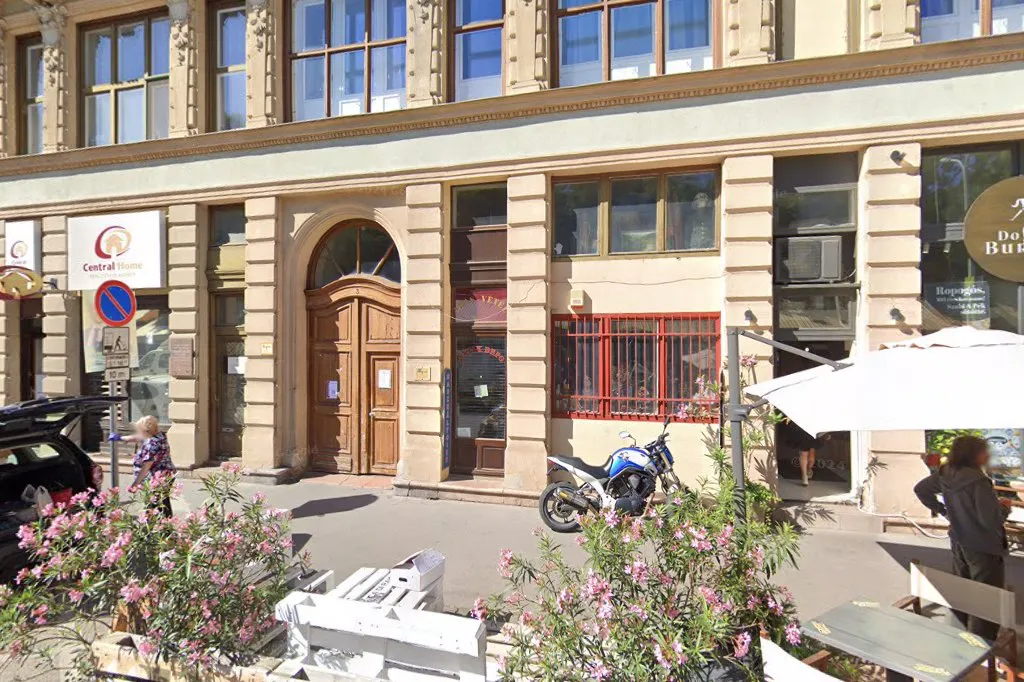 Synagogue (Hunyadi Square, Budapest District VI)