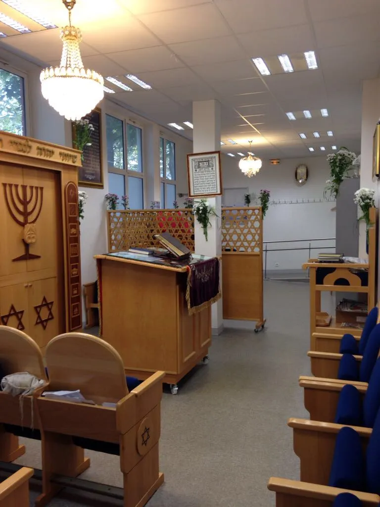 Synagogue Suresnes — foto 3
