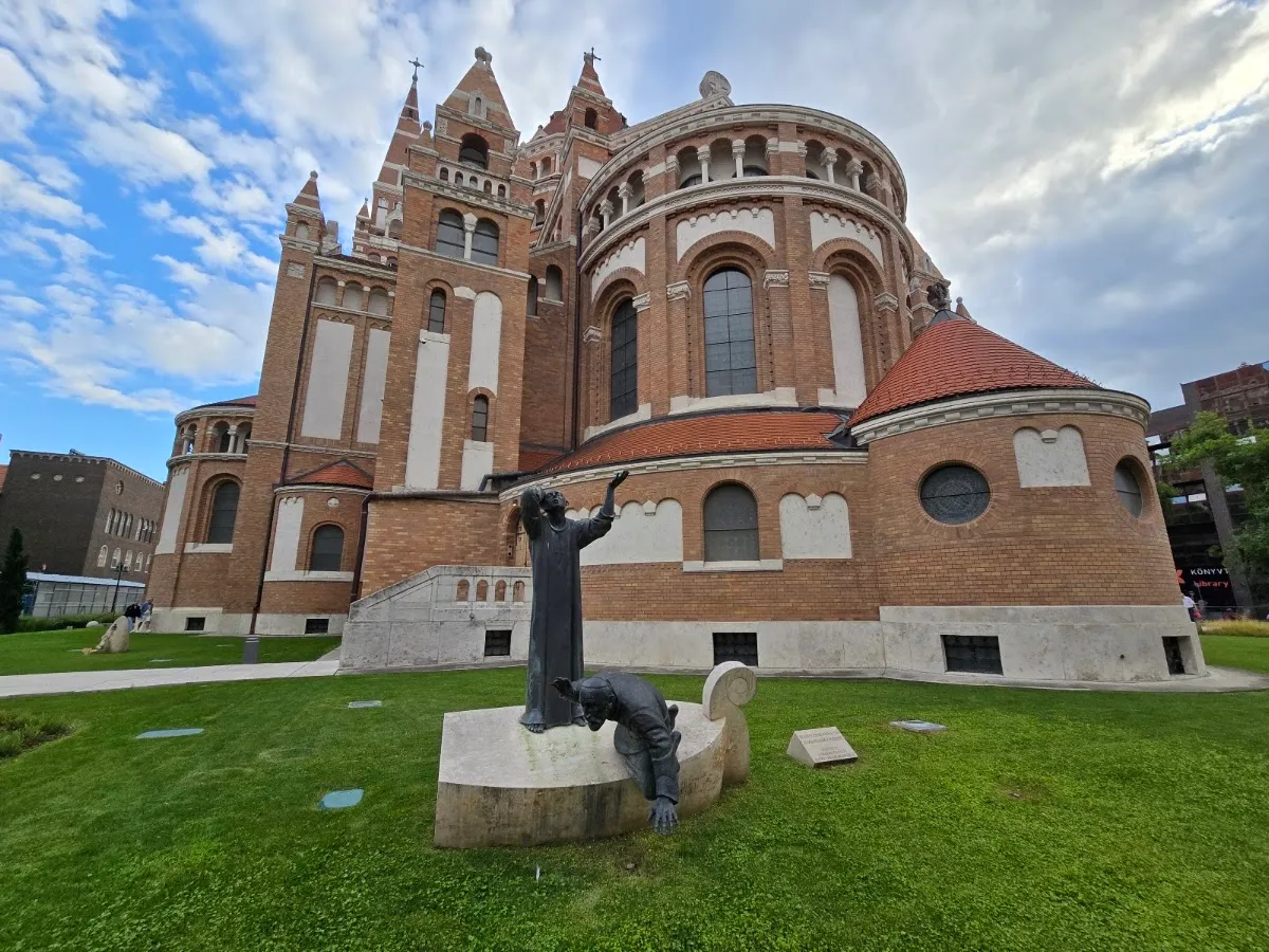 Szegedi zsidó hitközség áldozatainak emléke — foto 2