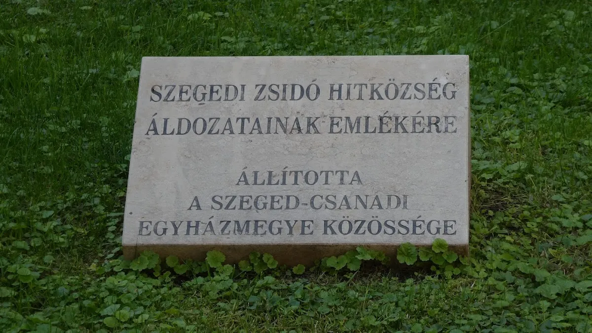 Szegedi zsidó hitközség áldozatainak emléke — foto 7