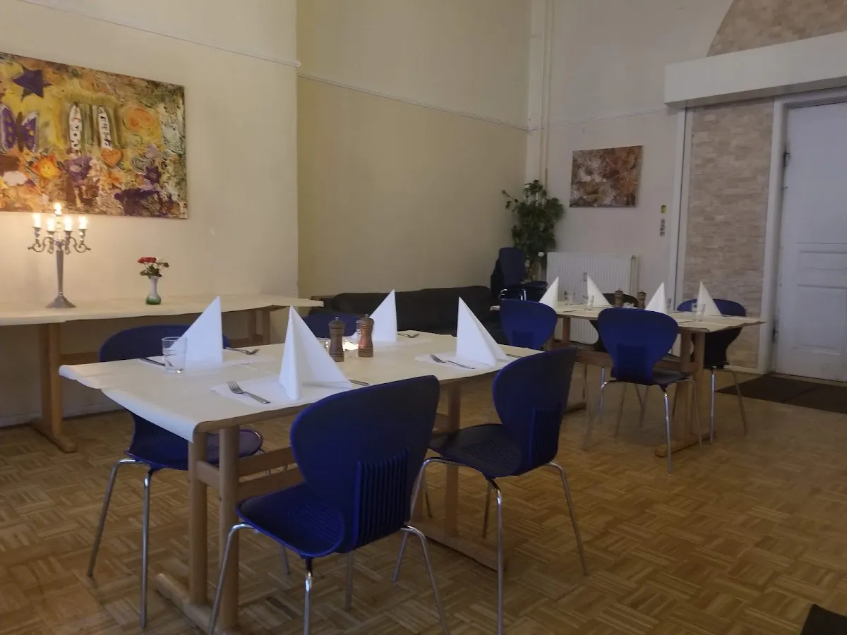 Taim Kosher Restaurant — photo 4