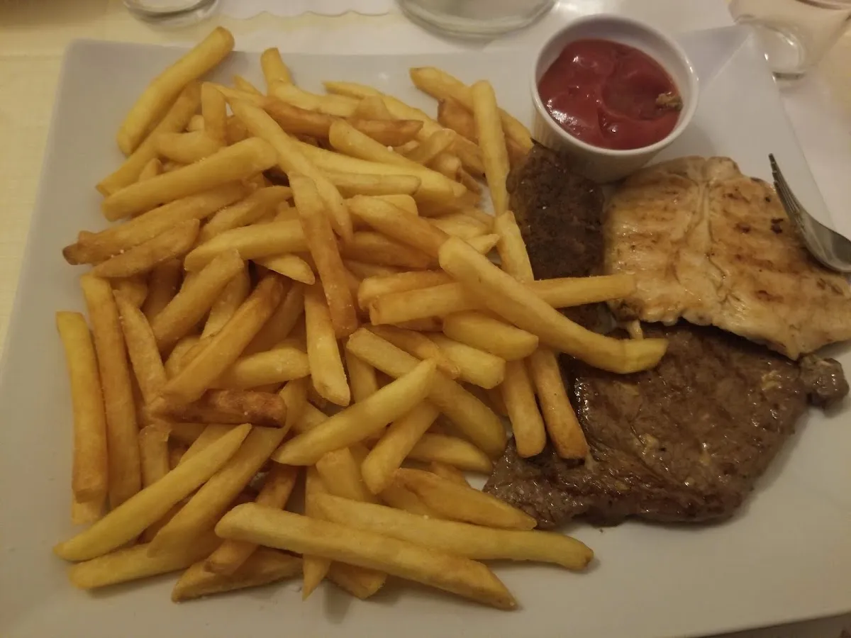 Taim Kosher Restaurant — photo 5