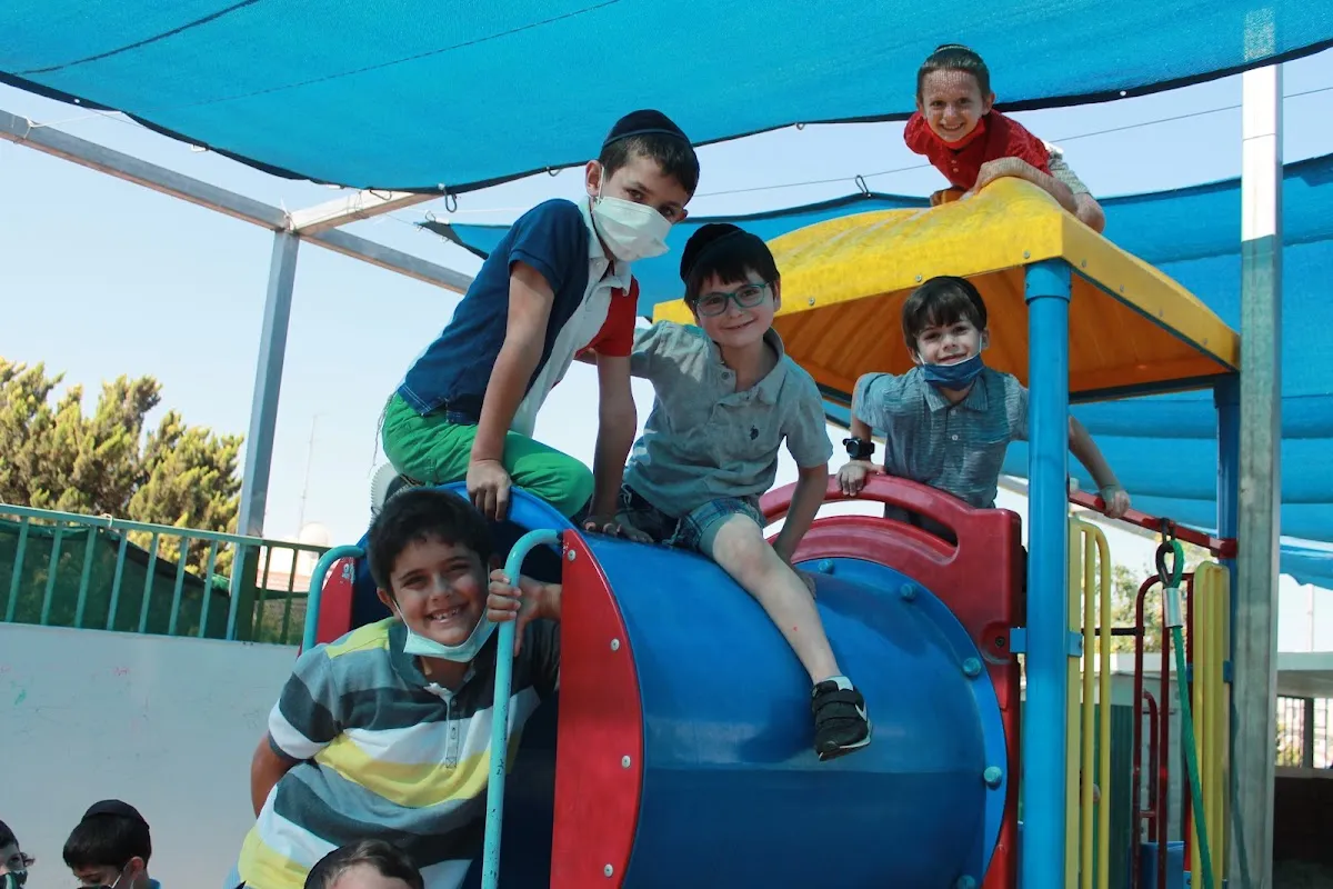 Talmud Torah Darchei Noam — photo 4