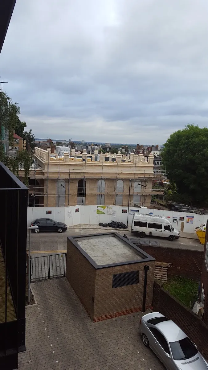 Talmud Torah Machzikei Hadass — foto 2