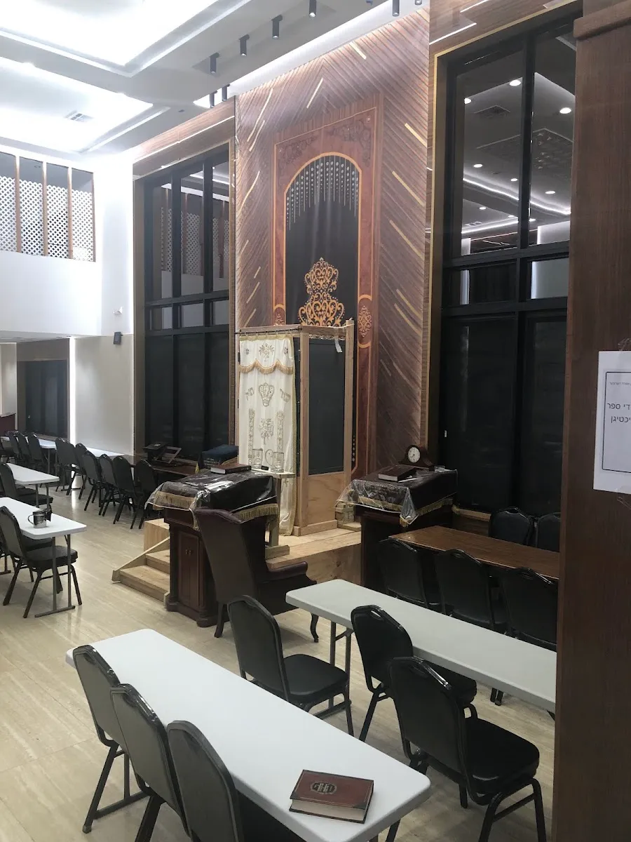Tchenchkowitz B”HMD Shul — photo 2