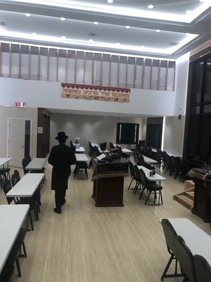 Tchenchkowitz B”HMD Shul — photo 5