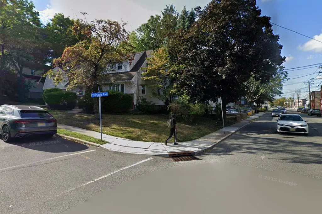 Teaneck Holocaust Commemoration Committee — foto 2