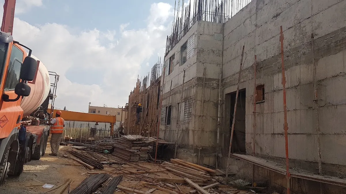 Tefilat Avot Synagogue and Beit Midrash — foto 9