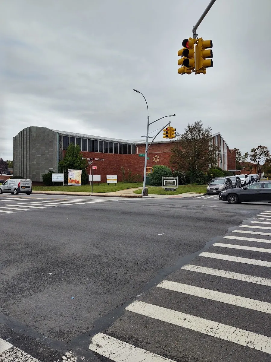 Temple Beth Sholom de Flushing — foto 3