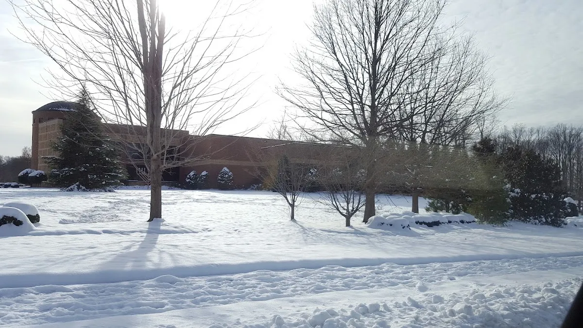 Temple Emanuel (Greensboro, Jefferson Rd) — foto 4