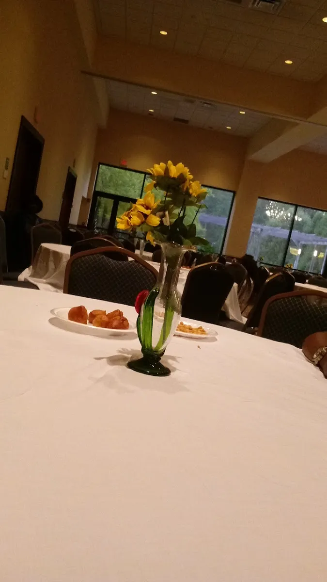 Temple Emanuel (Greensboro, Jefferson Rd) — foto 8