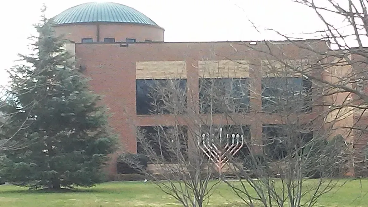 Temple Emanuel (Greensboro, Jefferson Rd) — foto 9