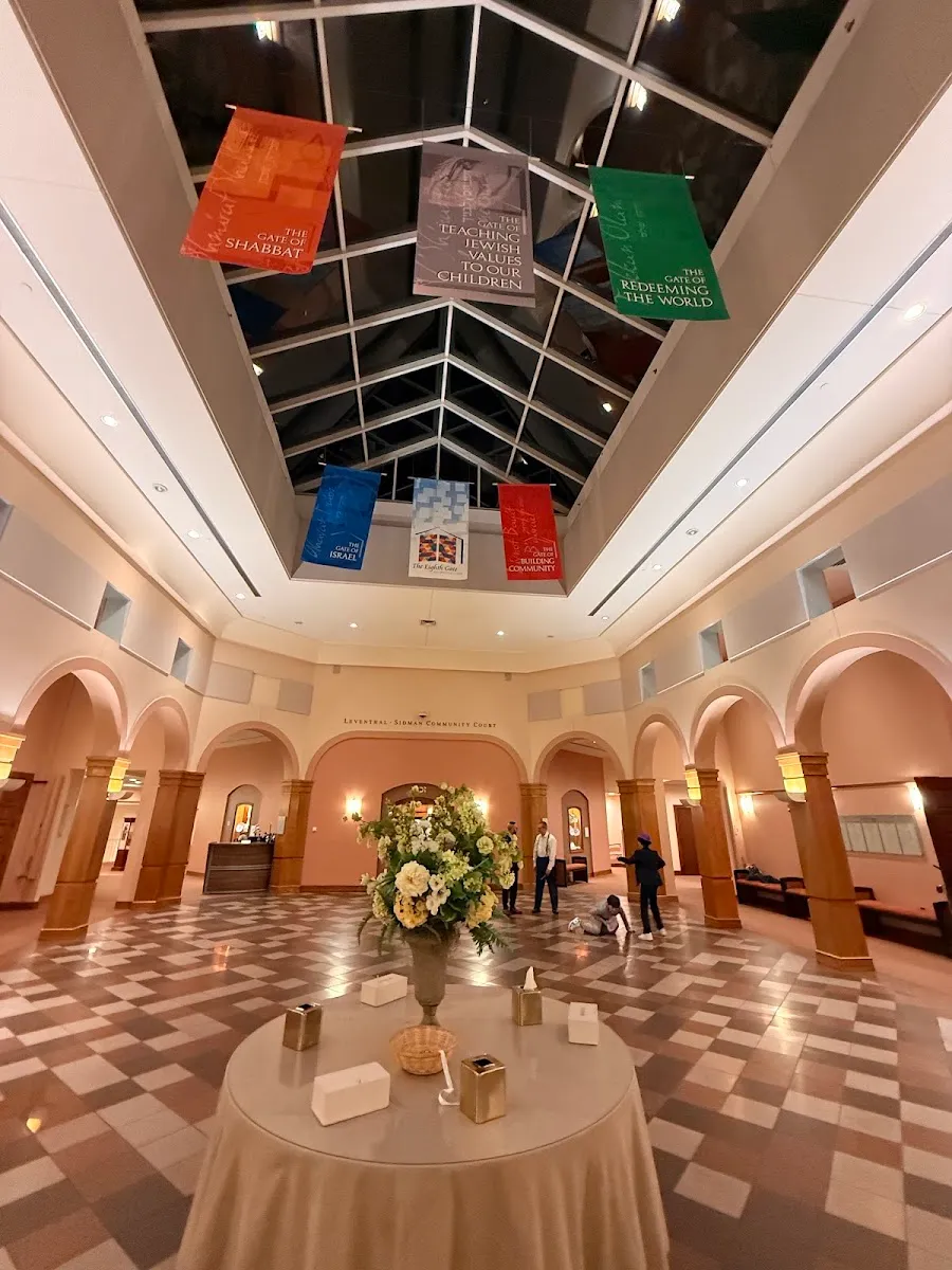 Temple Emanuel (Newton) — photo 3