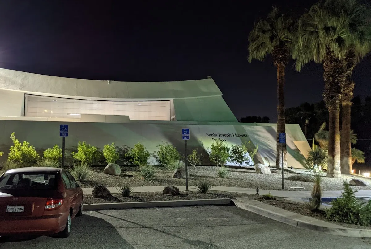 Temple Isaiah/Jewish Community Center — foto 8