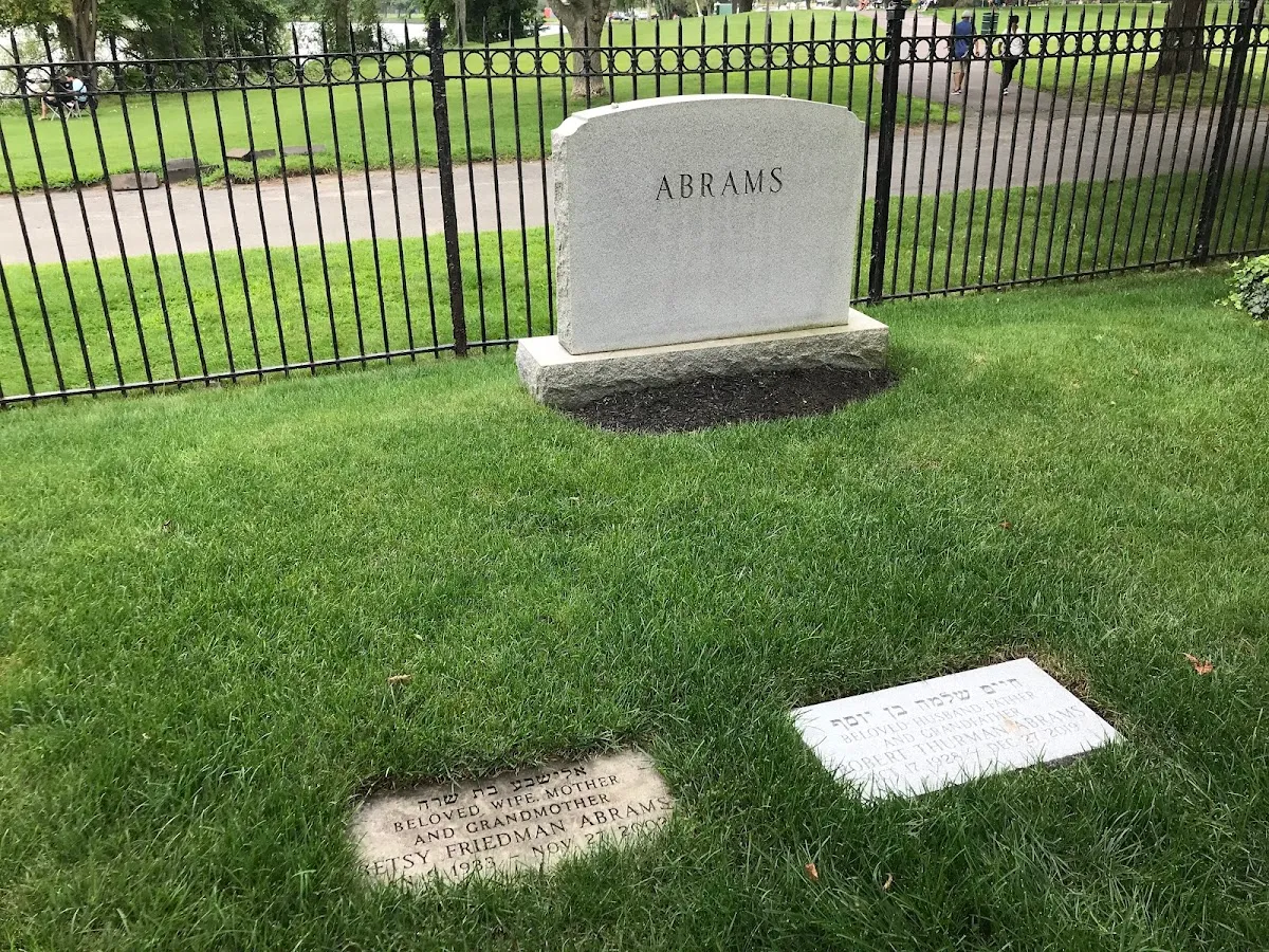 Temple Israel Cemetery — foto 6