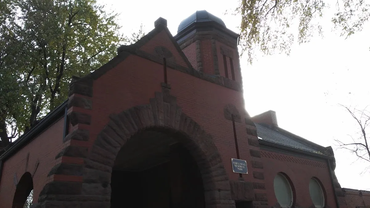 Temple Israel Memorial Park Cemetery — photo 3