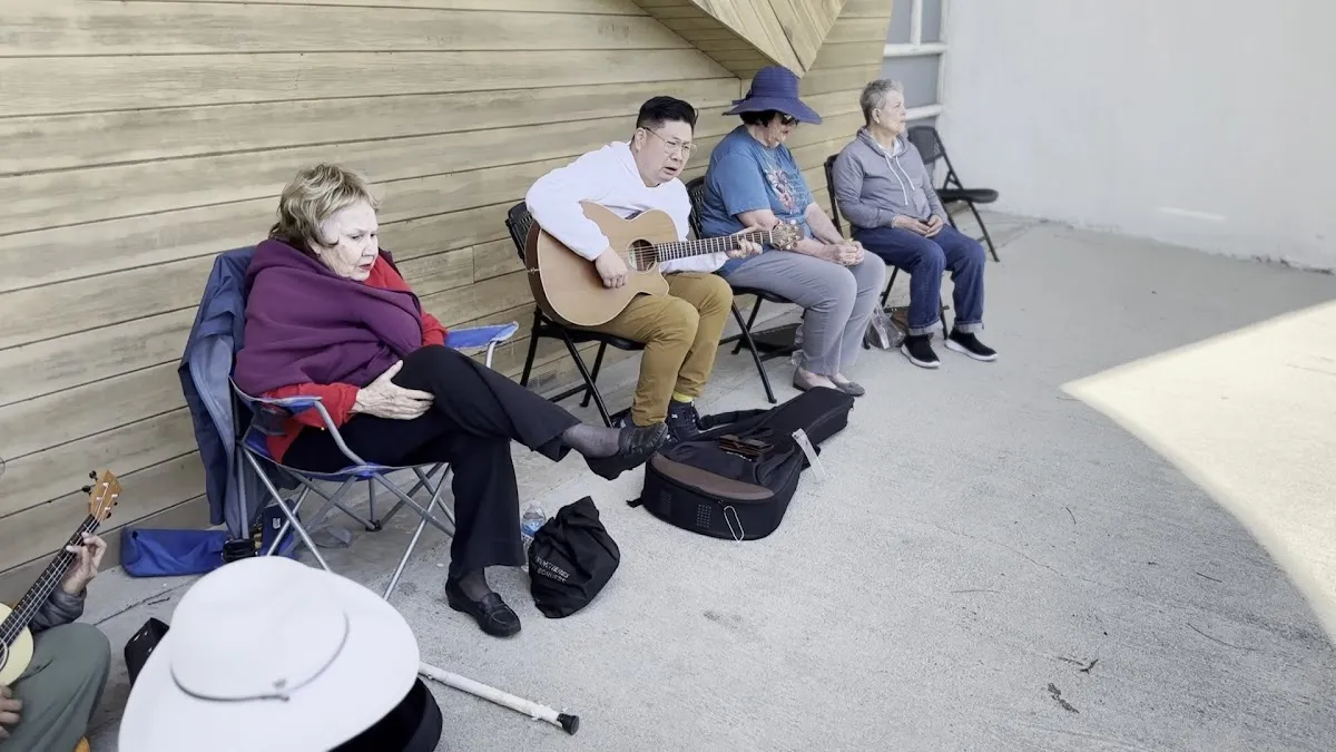 Temple Menorah Redondo Beach — photo 2