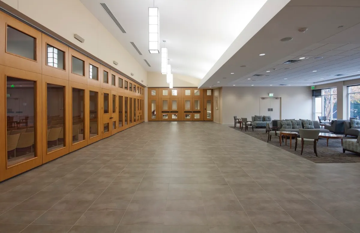 Temple Shalom — foto 7